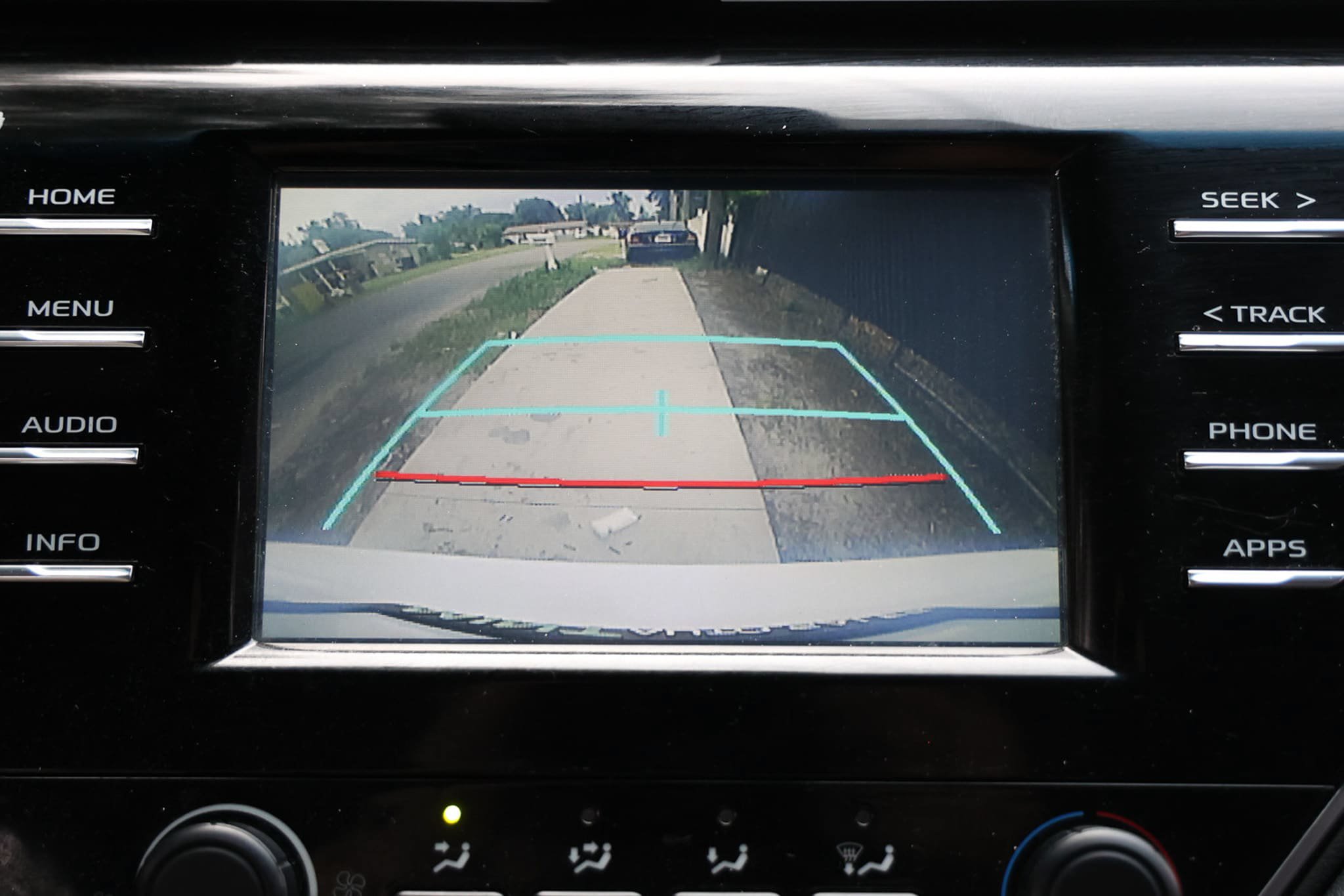 Used 2018 Toyota Camry LE FWD image 35