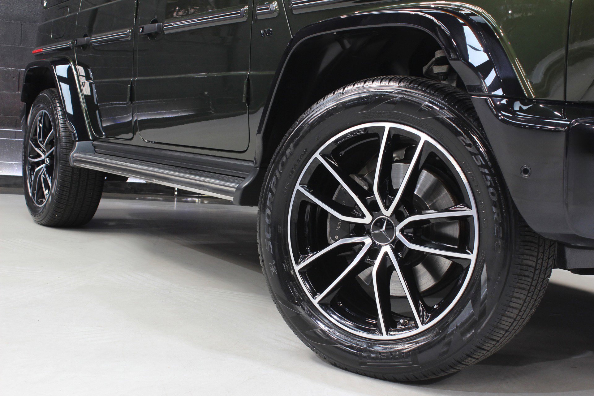 Used 2022 Mercedes-Benz G 550 w/ Exclusive Interior Package image 7