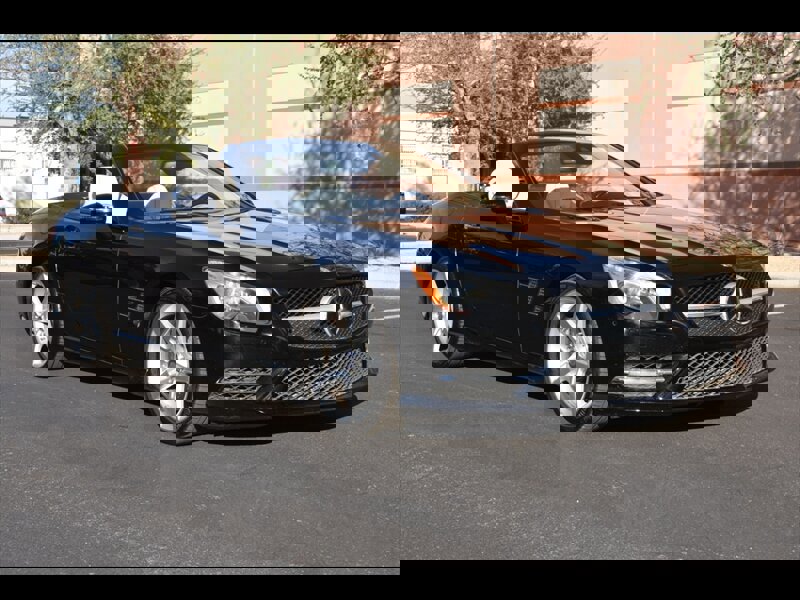 Used 2015 Mercedes-Benz SL 550 w/ Driver Assistance Package image 4