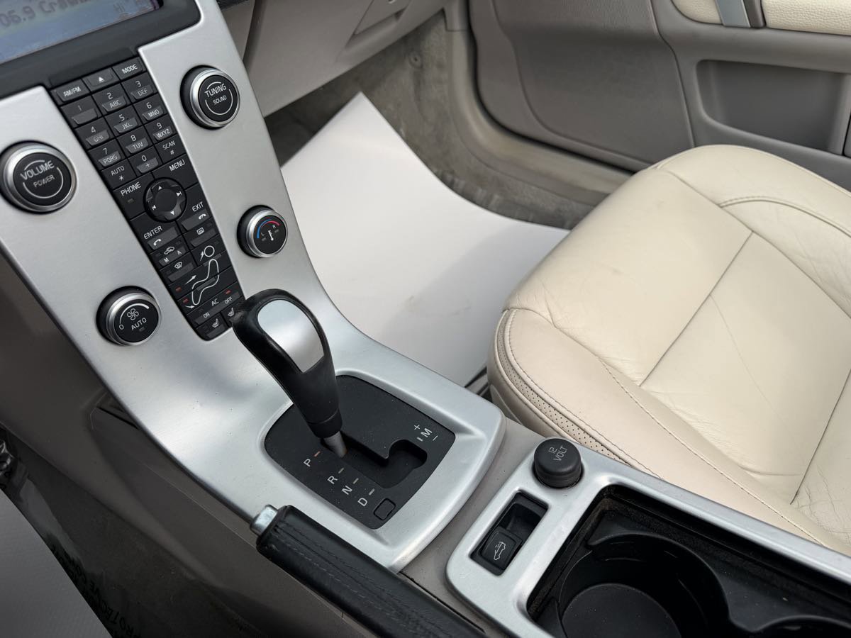 Used 2011 Volvo C70 T5 image 19