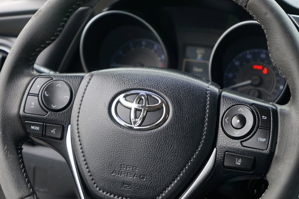 Used 2017 Toyota Corolla iM image 15