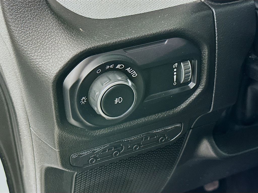 Certified 2025 Jeep Wrangler Willys image 18