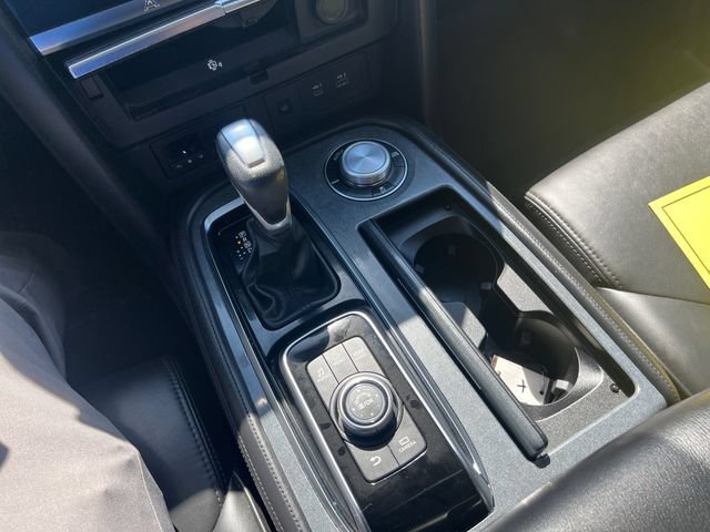 Used 2024 Nissan Armada SV AWD/4WD image 18
