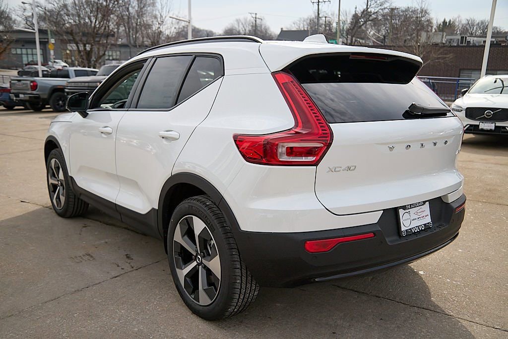 New 2026 Volvo XC40 B5 Plus w/ Protection Package Premier image 7