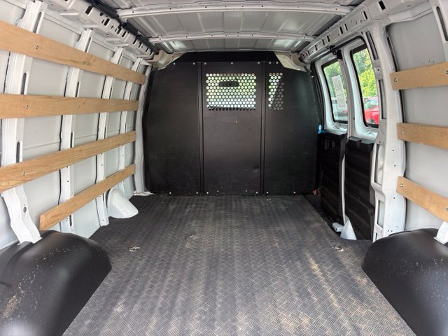 Used 2025 Chevrolet Express 2500 w/ Driver Convenience Package RWD image 10