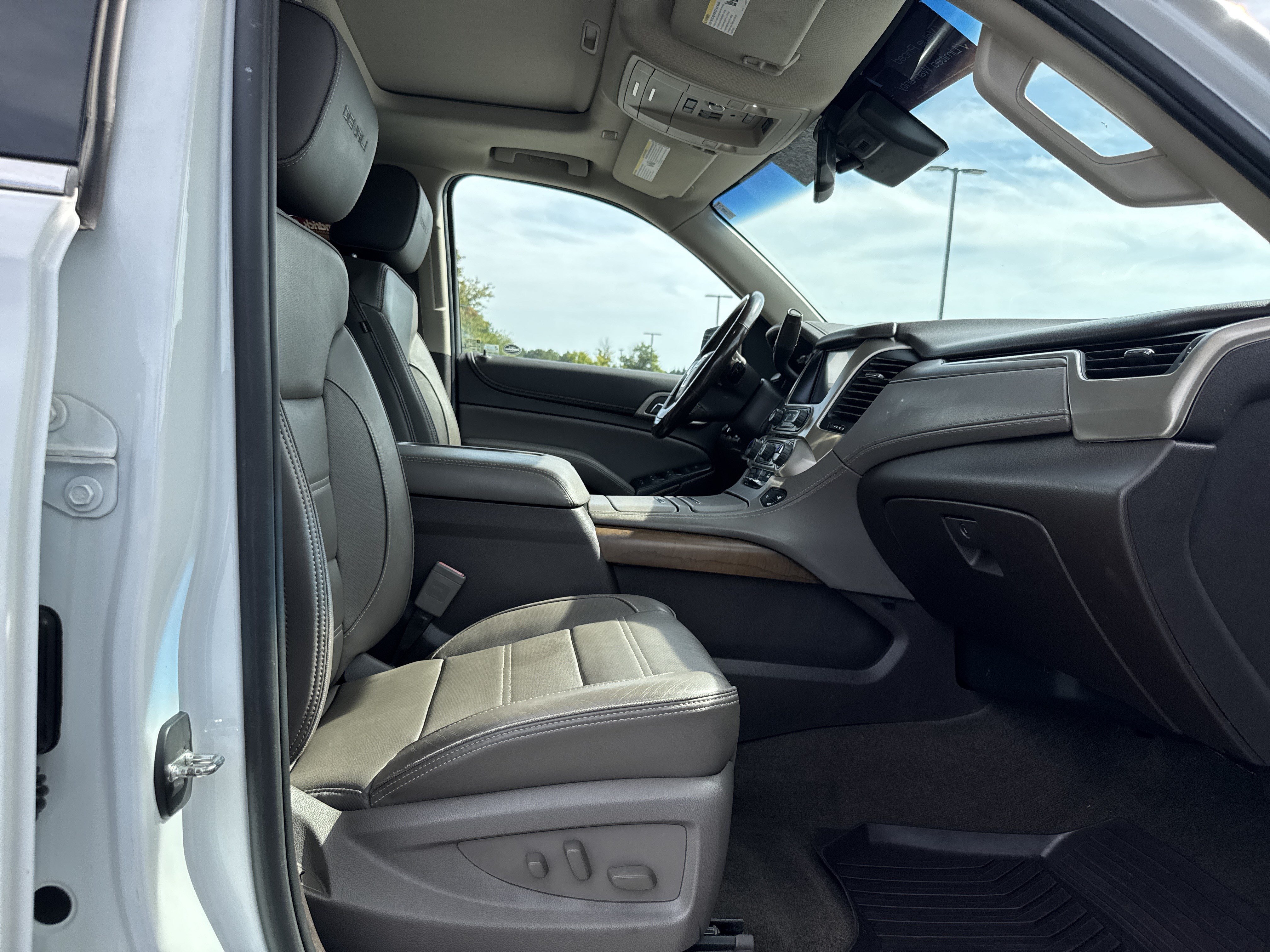 Used 2018 GMC Yukon XL Denali w/ Open Road Package AWD/4WD image 39