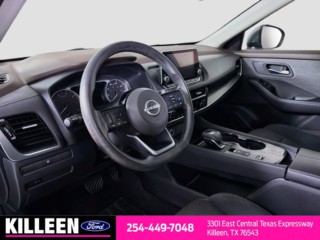 Used 2022 Nissan Rogue SV FWD image 11
