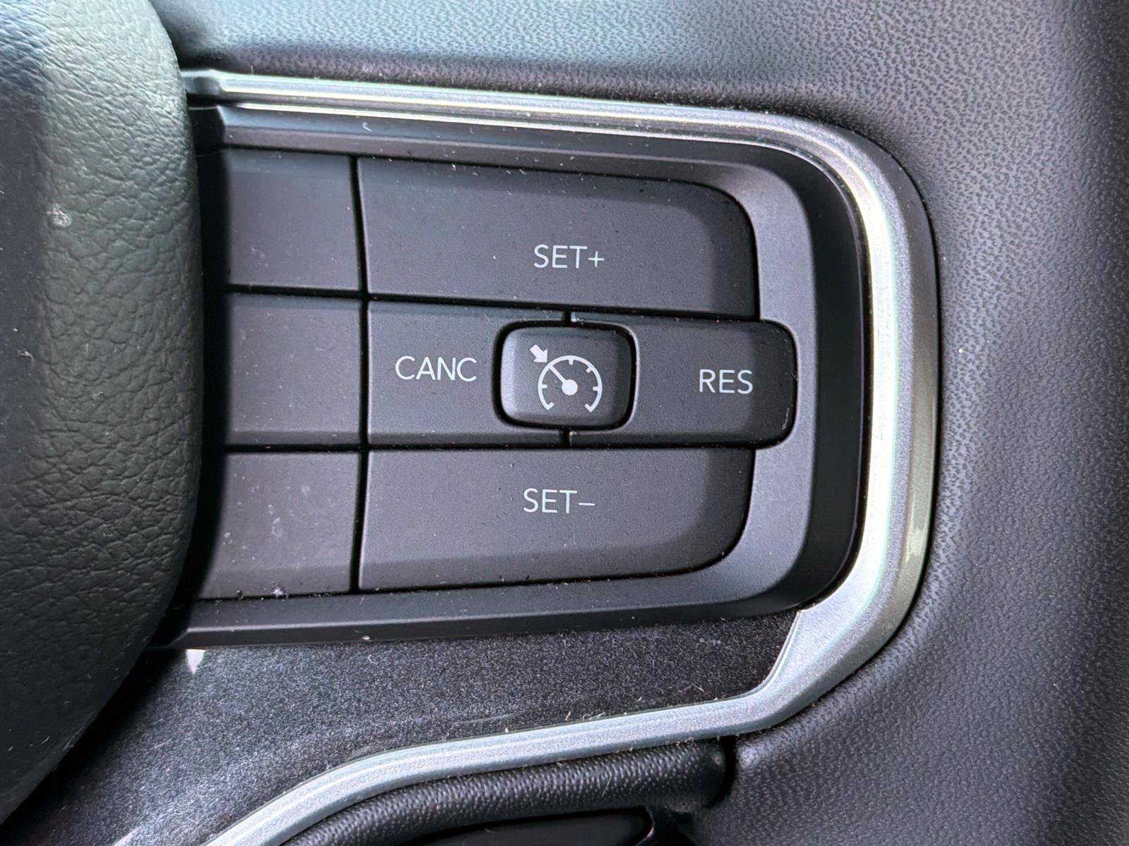 Used 2024 Jeep Wagoneer 4WD image 16