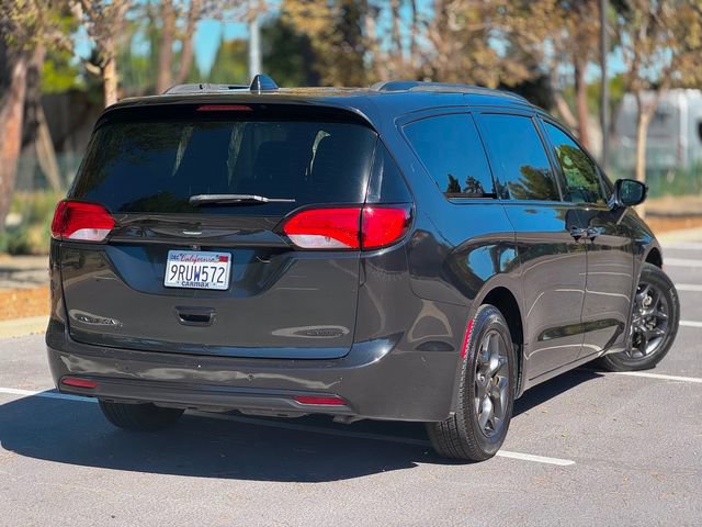 Used 2018 Chrysler Pacifica Limited w/ Advanced Safetytec Group FWD image 21