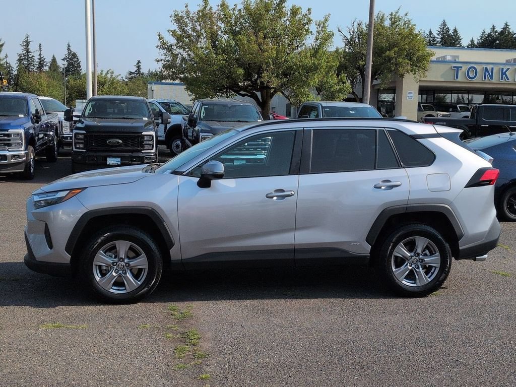 Used 2024 Toyota RAV4 LE AWD/4WD image 2