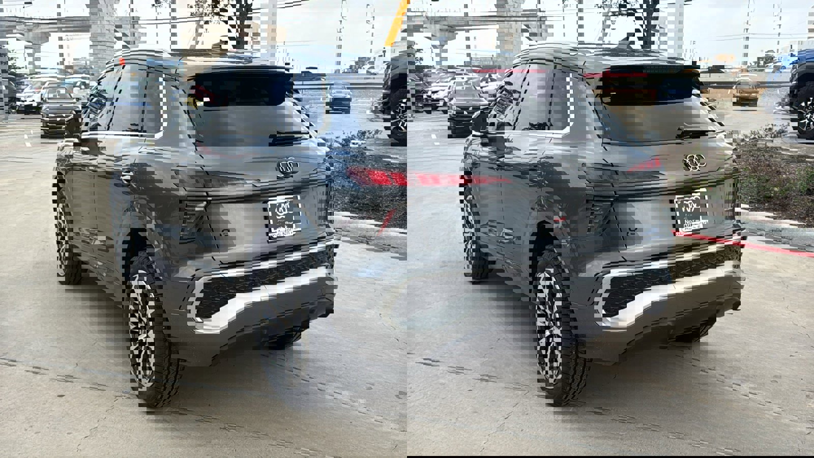 New 2026 Audi Q3 quattro 2.0T AWD/4WD image 5