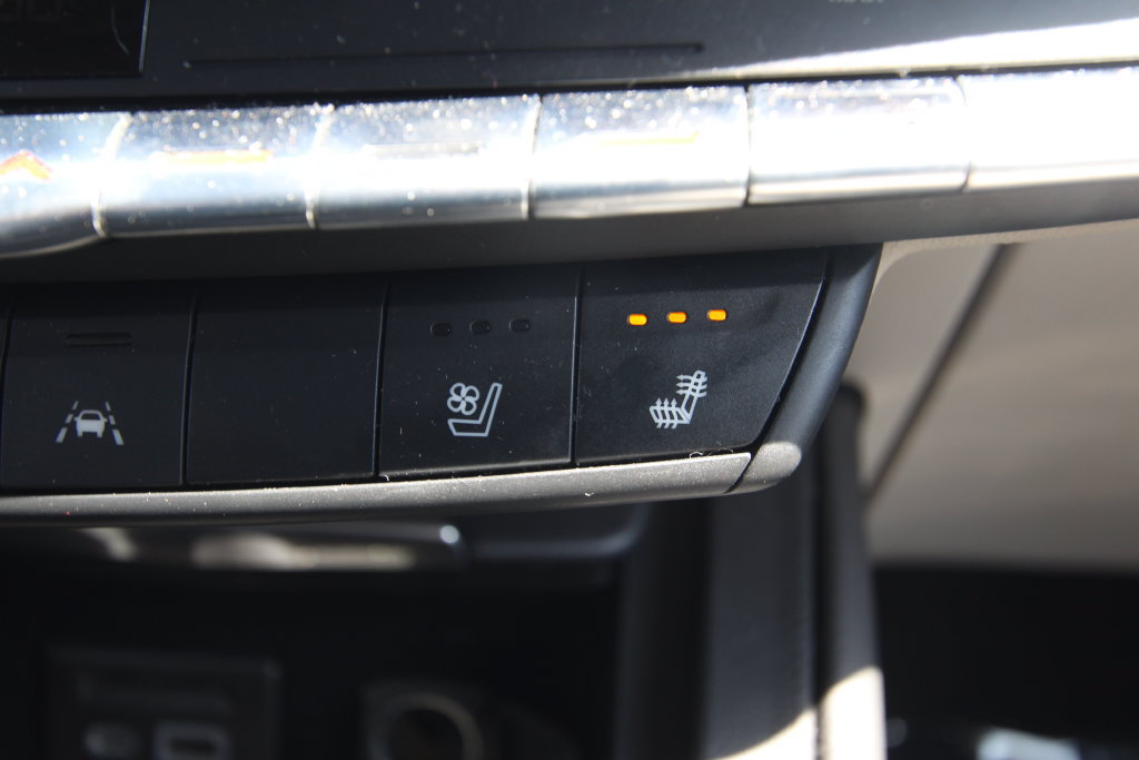 Used 2019 Cadillac XT4 Premium Luxury AWD/4WD image 31