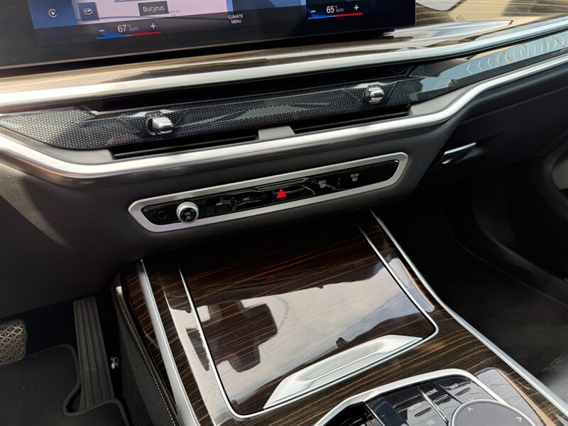 Used 2023 BMW X7 xDrive40i w/ Premium Package AWD/4WD image 22