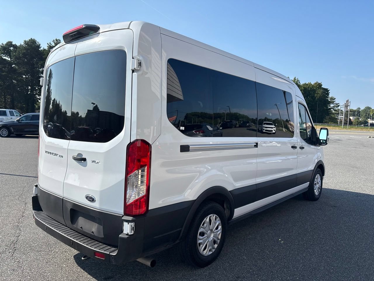 Used 2025 Ford Transit 350 XLT RWD image 7