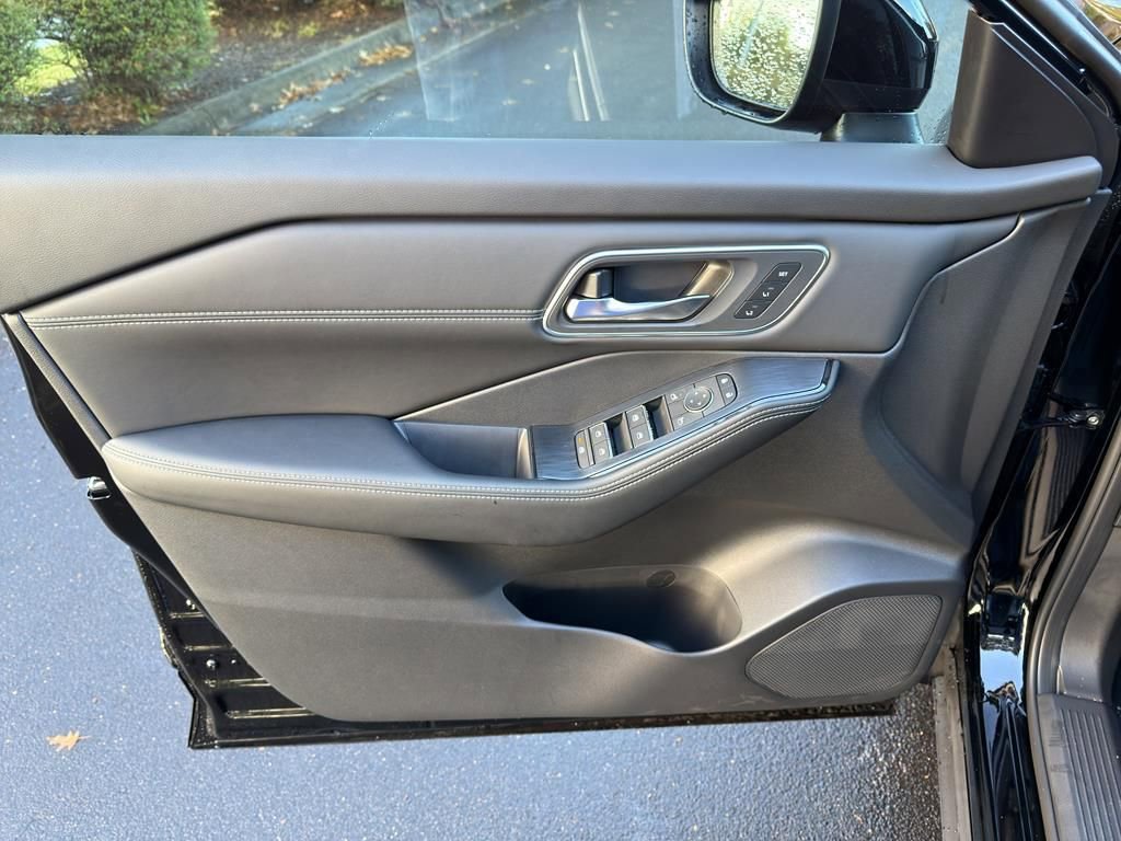 New 2026 Nissan Rogue Platinum w/ Platinum Premium Package image 17