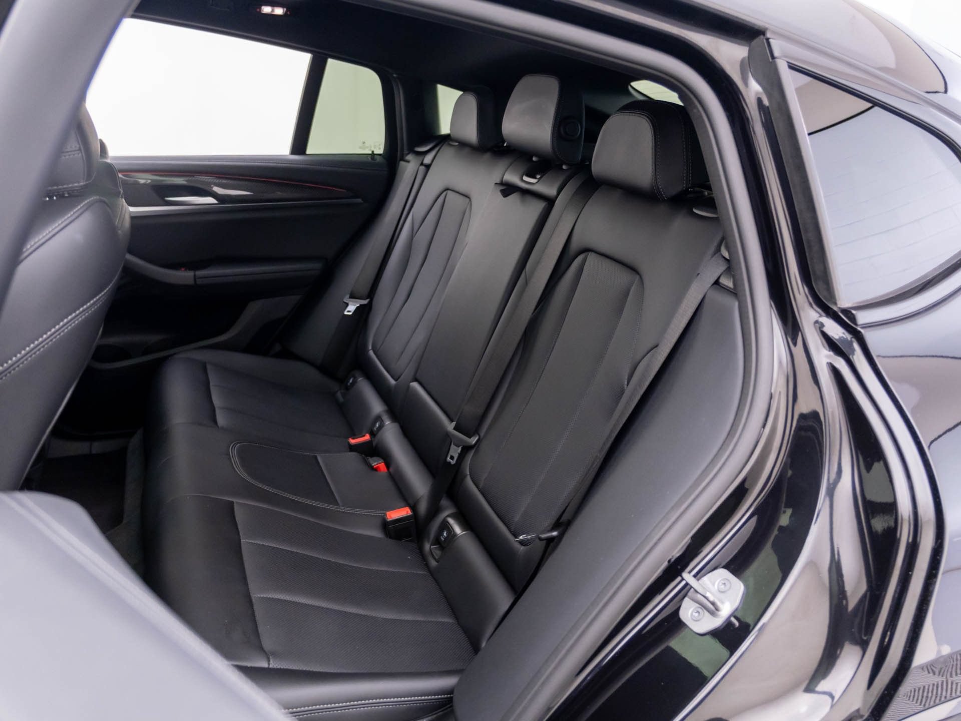 Used 2024 BMW X4 M40i AWD/4WD image 18