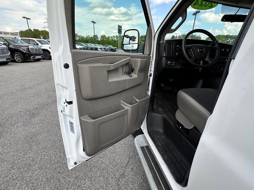 Used 2024 GMC Savana 2500 w/ Driver Convenience Package RWD image 17