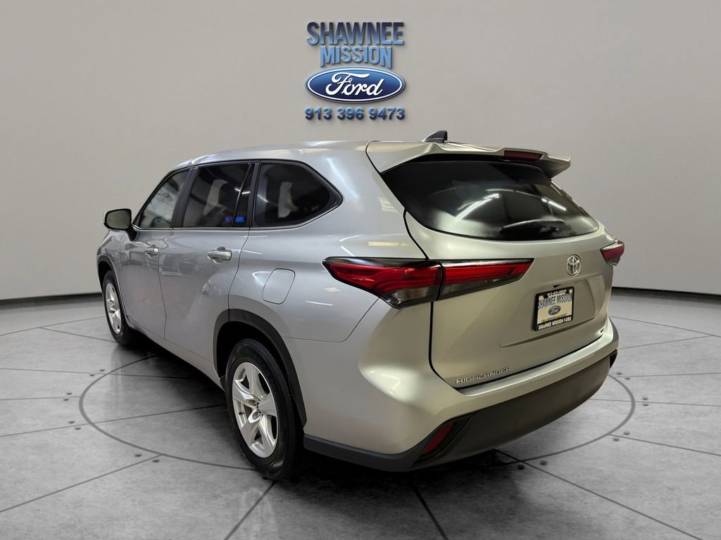 Used 2023 Toyota Highlander LE image 7