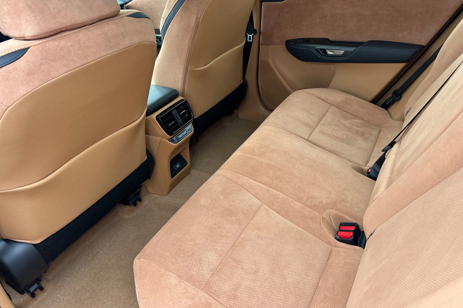 Used 2023 Lexus RZ 450e Premium image 14