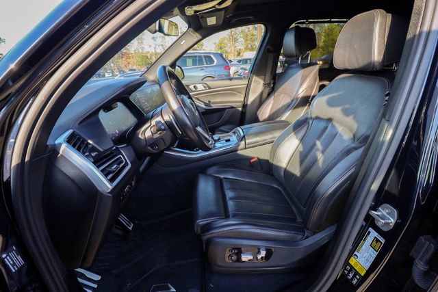 Used 2020 BMW X5 M50i w/ Dynamic Handling Package image 32