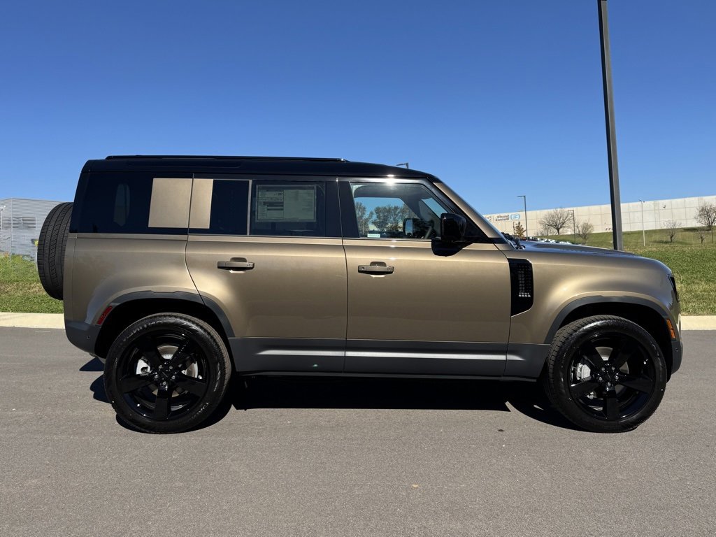 New 2026 Land Rover Defender 110 S image 12