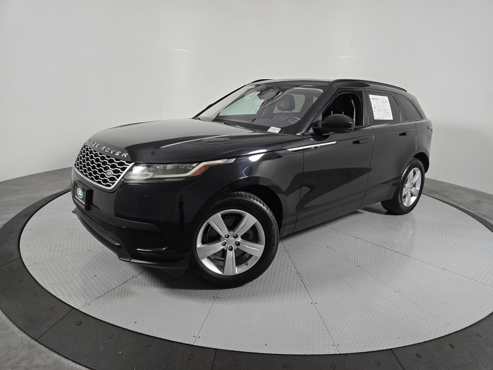Used 2019 Land Rover Range Rover Velar S AWD/4WD video 1