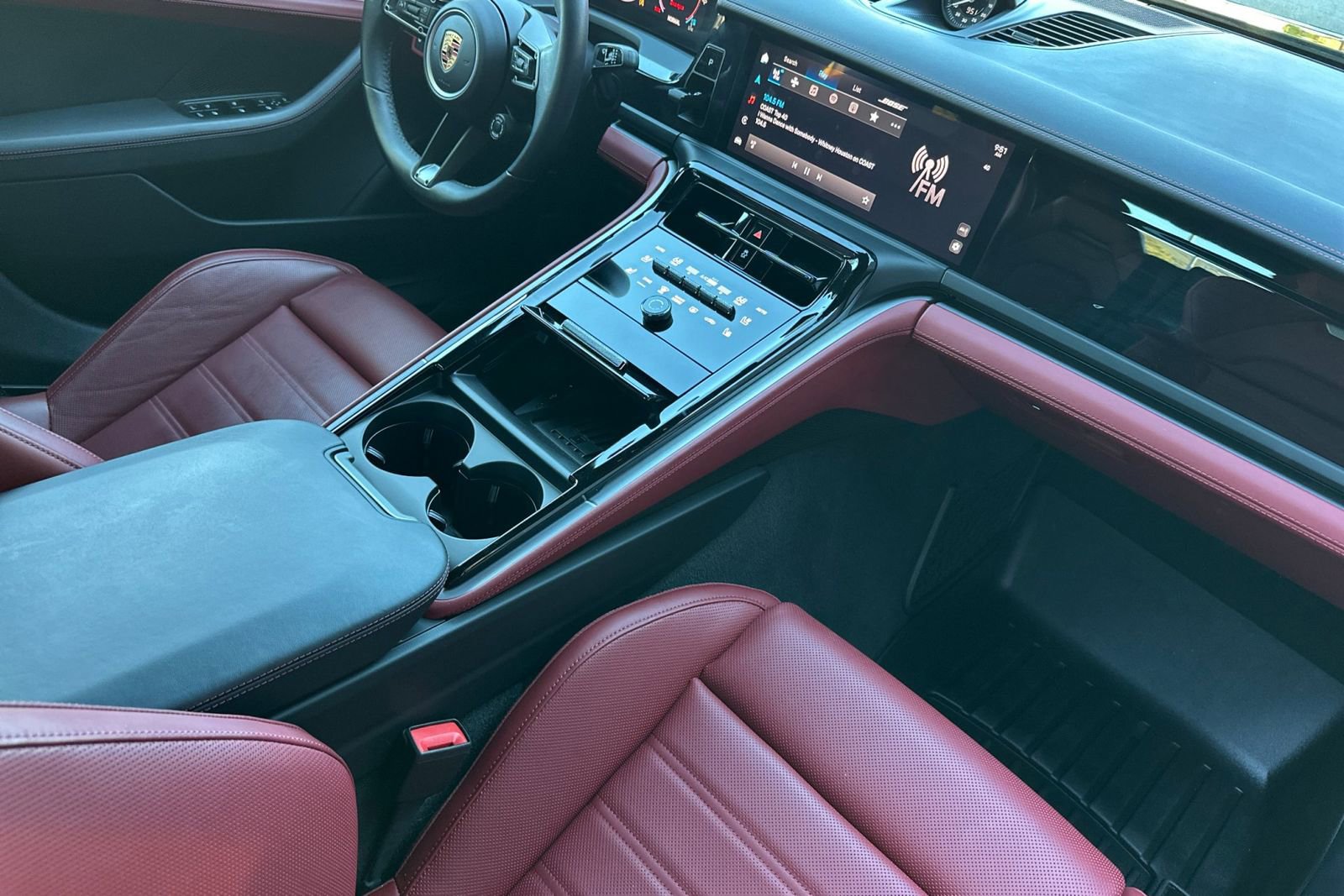 Used 2024 Porsche Panamera image 17