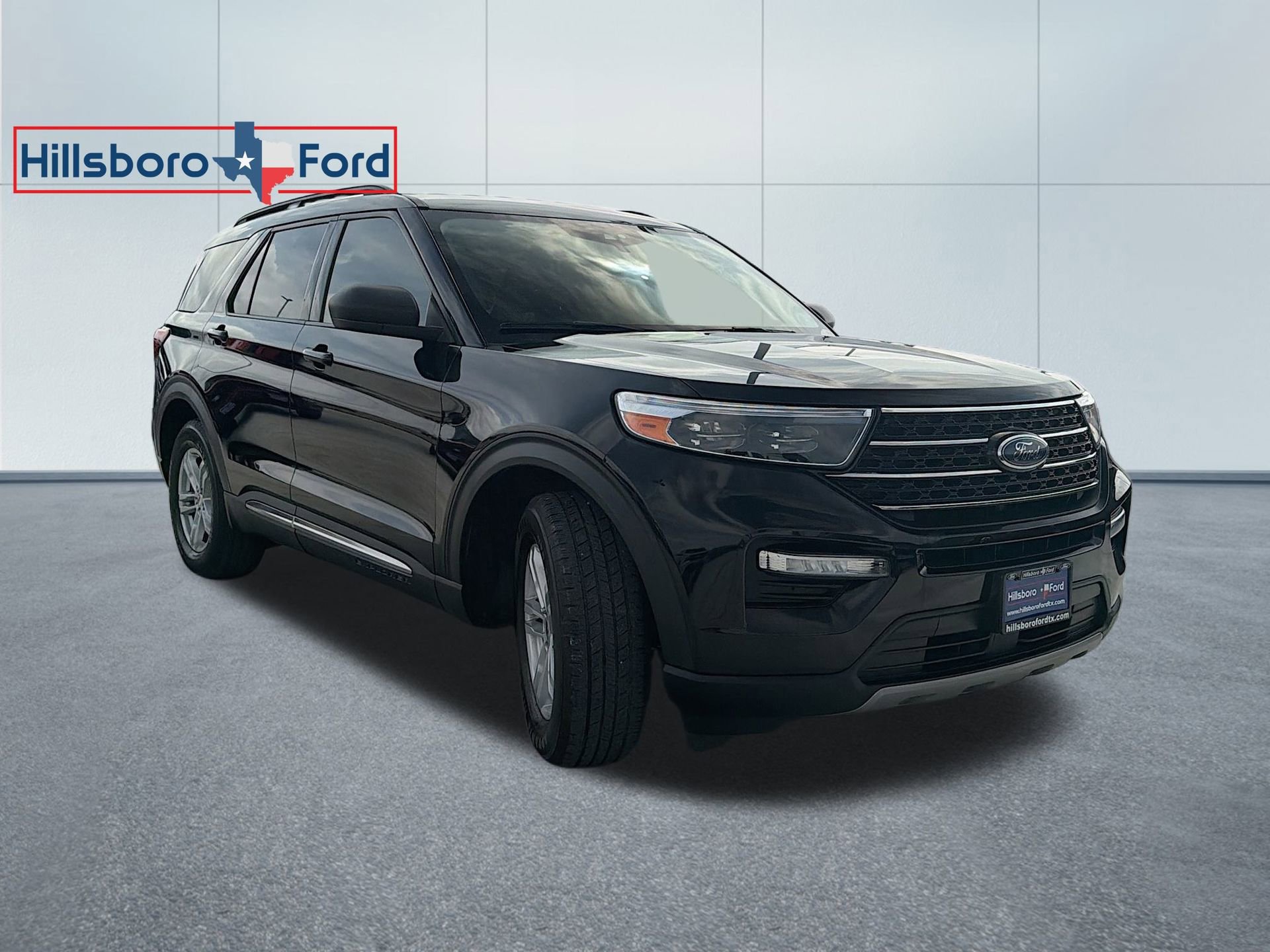 Used 2021 Ford Explorer XLT w/ Equipment Group 202A RWD image 4