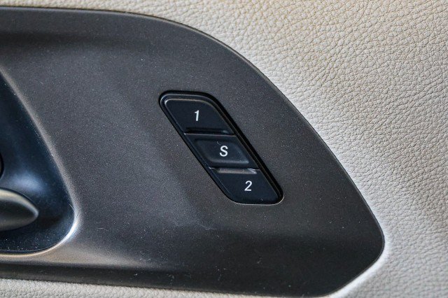 Used 2021 Chrysler Pacifica Touring-L FWD image 27