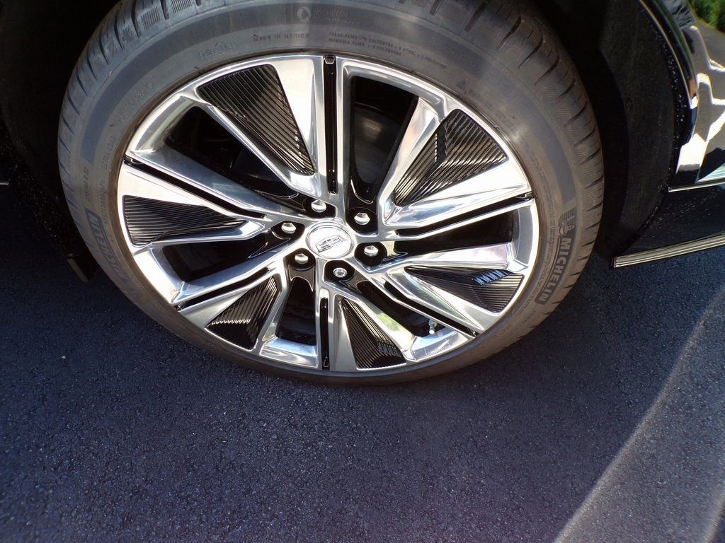 New 2025 Cadillac Lyriq Luxury image 10