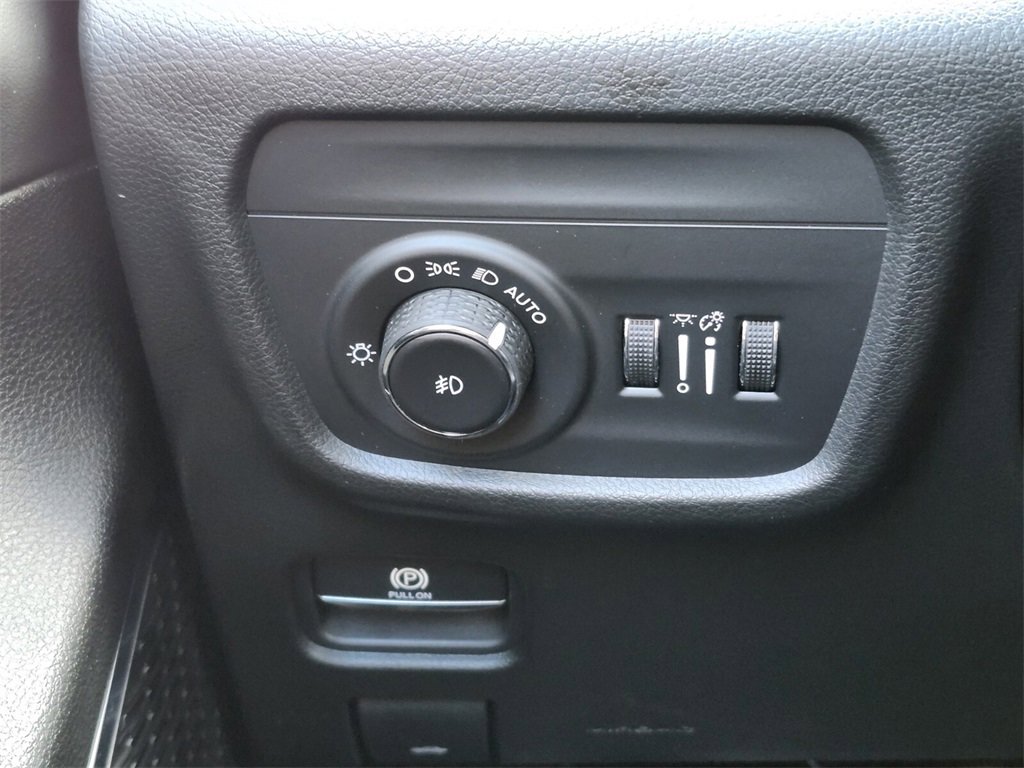 Used 2022 Jeep Grand Cherokee Summit image 23