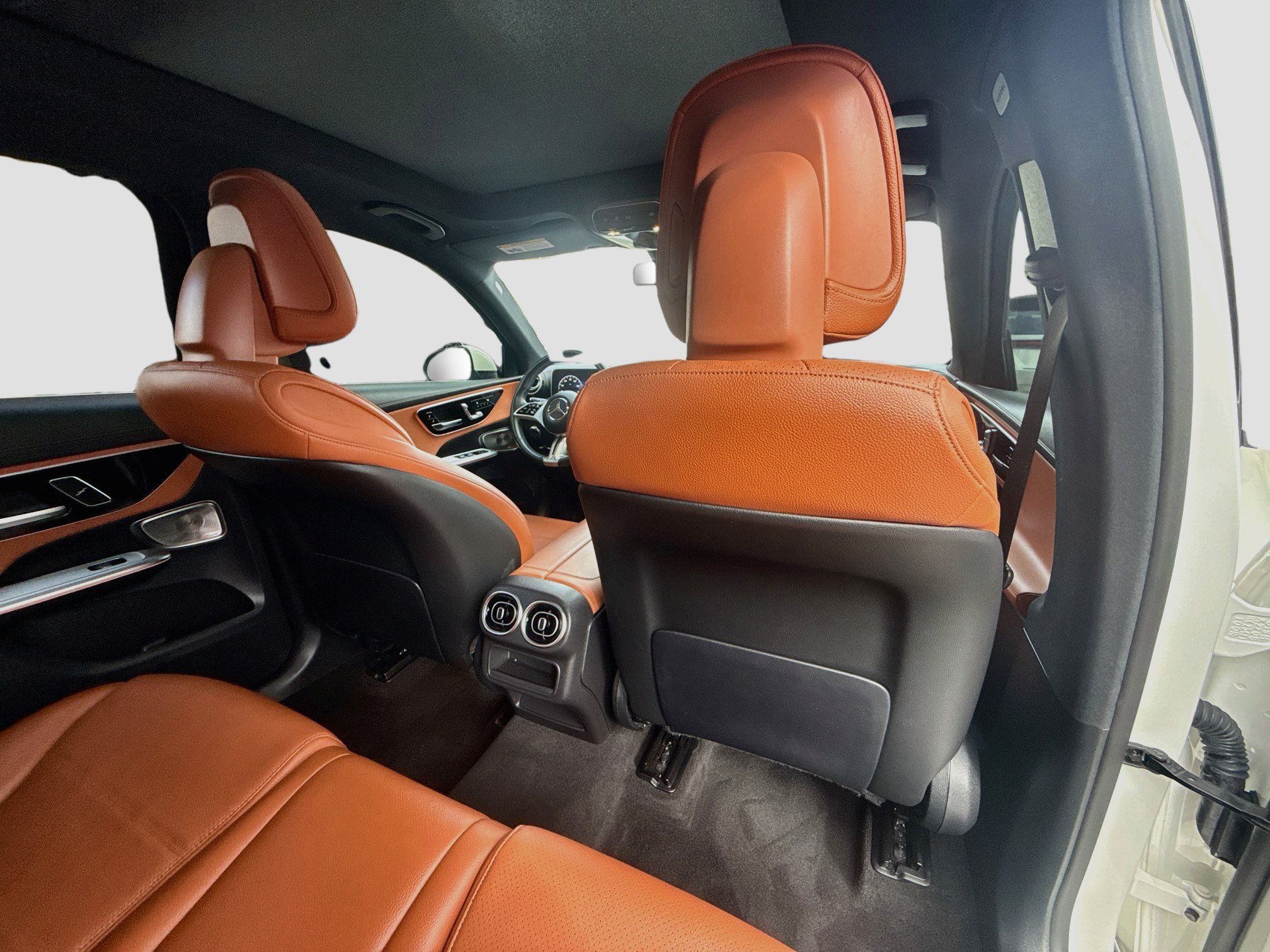Used 2023 Mercedes-Benz GLC 300 w/ Exclusive Trim Package image 28