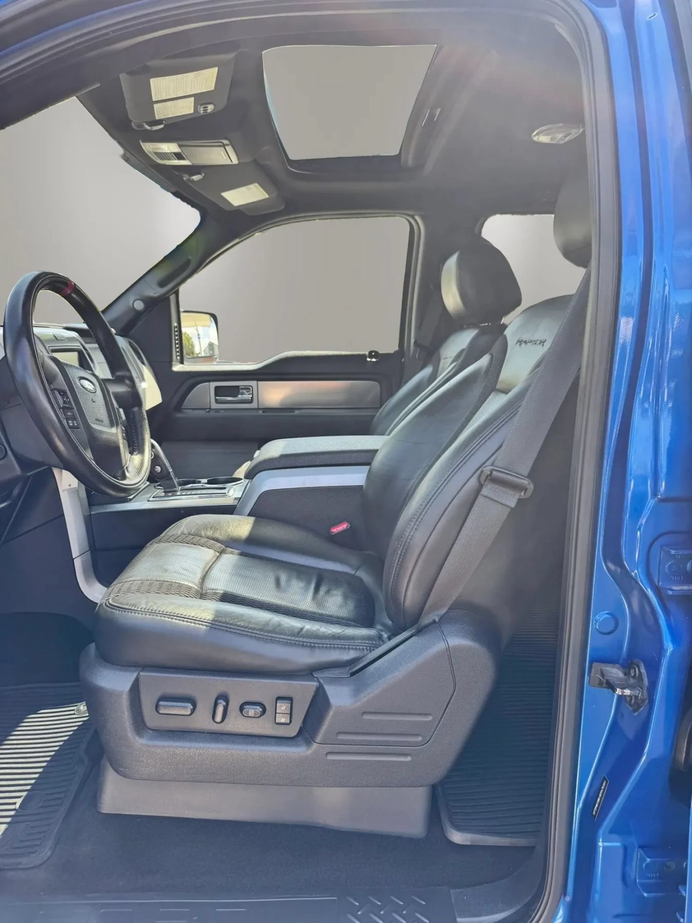 Used 2014 Ford F150 Raptor w/ Equipment Group 801A Luxury AWD/4WD image 12