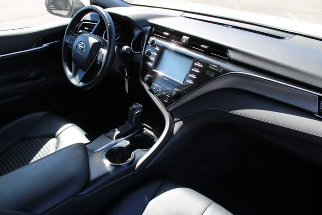 Used 2020 Toyota Camry SE w/ Carpet Mat Package image 17