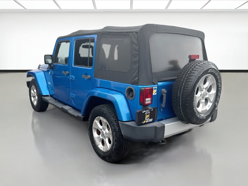 Used 2015 Jeep Wrangler Unlimited Sahara w/ Connectivity Group AWD/4WD image 7
