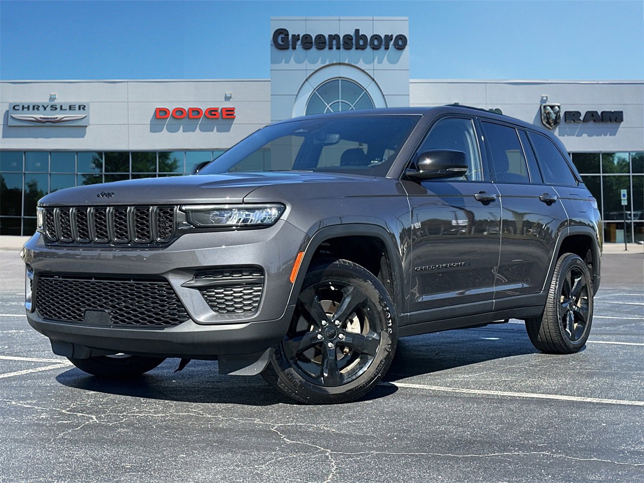 Used 2023 Jeep Grand Cherokee Altitude