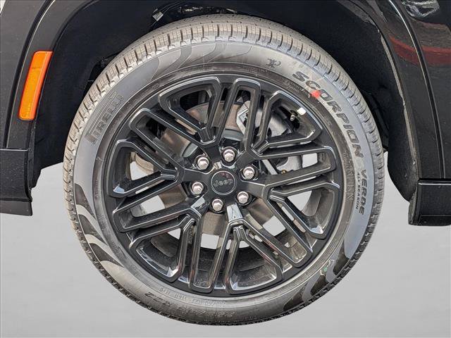 New 2026 Jeep Grand Wagoneer Limited AWD/4WD image 9