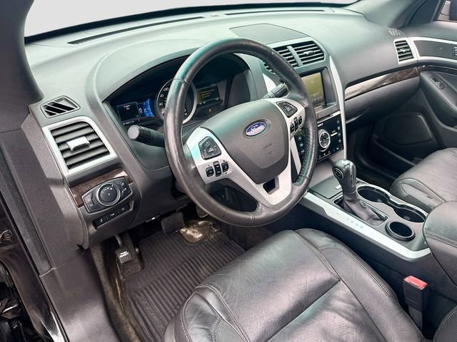 Used 2015 Ford Explorer Limited w/ Equipment Group 302A FWD image 10