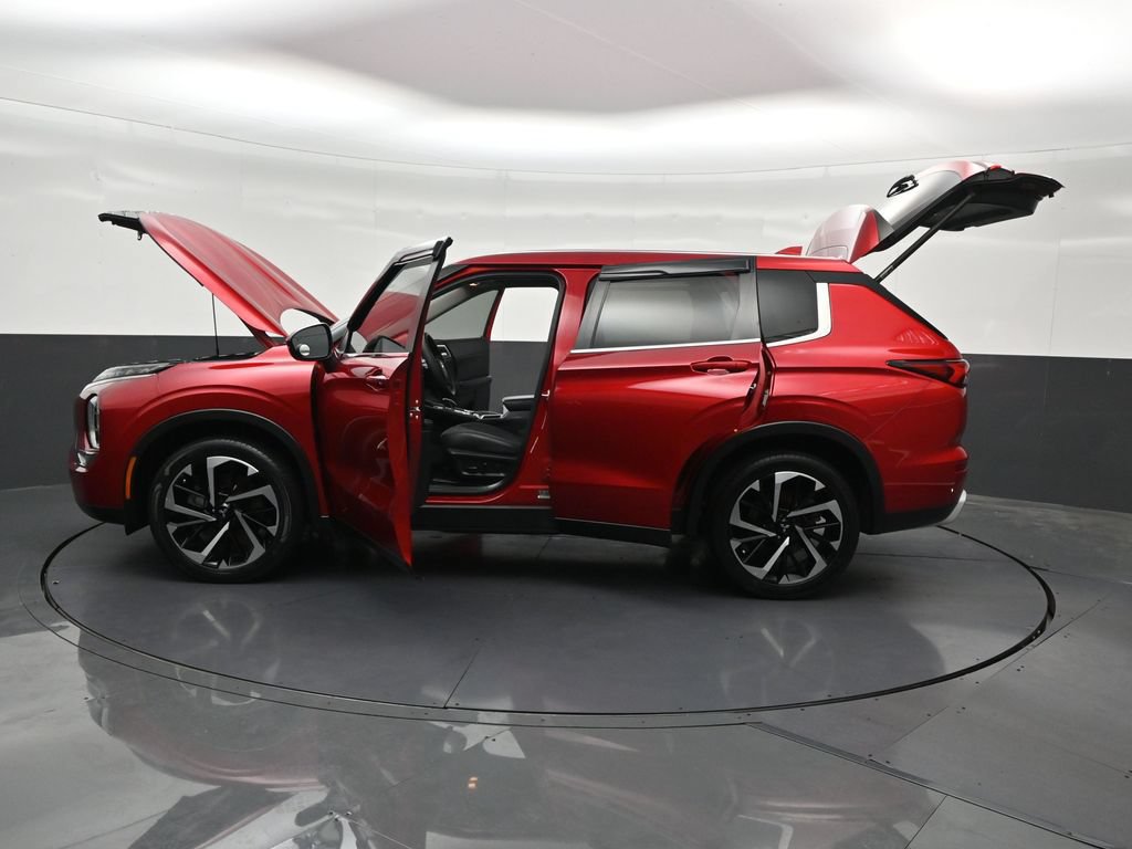 Used 2023 Mitsubishi Outlander SE FWD image 32