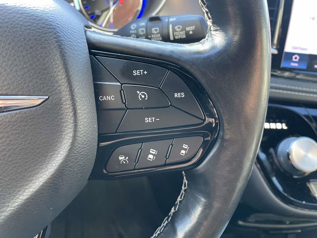 Used 2021 Chrysler Pacifica Touring-L w/ Uconnect Theater Family Group image 37