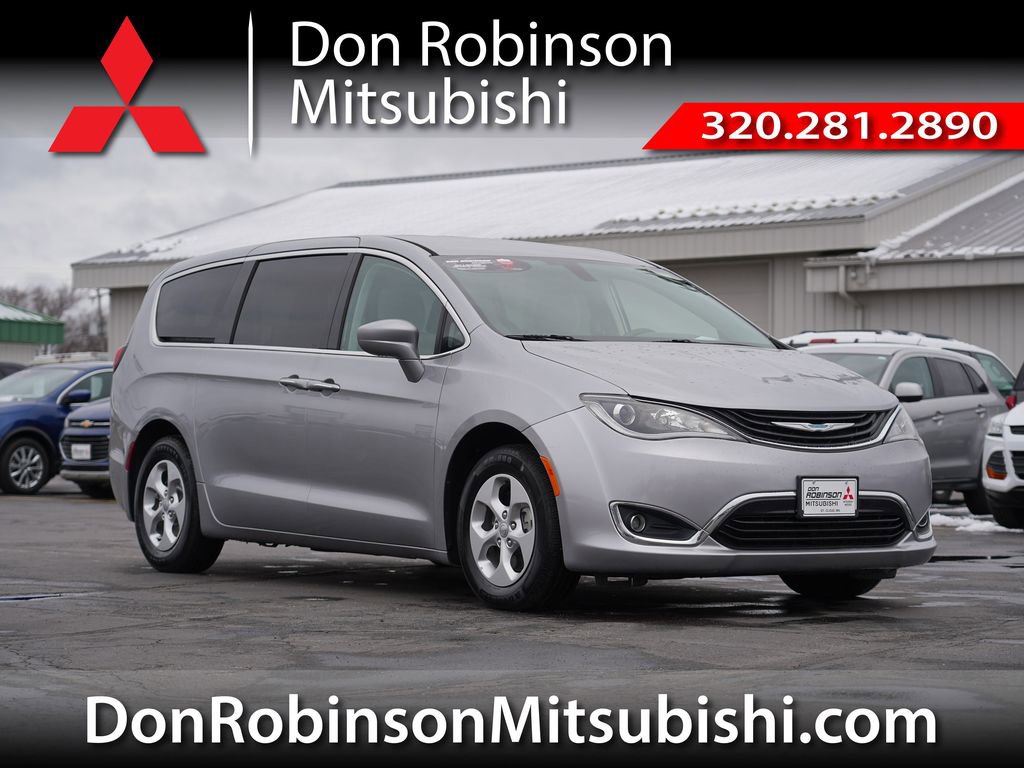 Used 2018 Chrysler Pacifica Touring Plus image 1