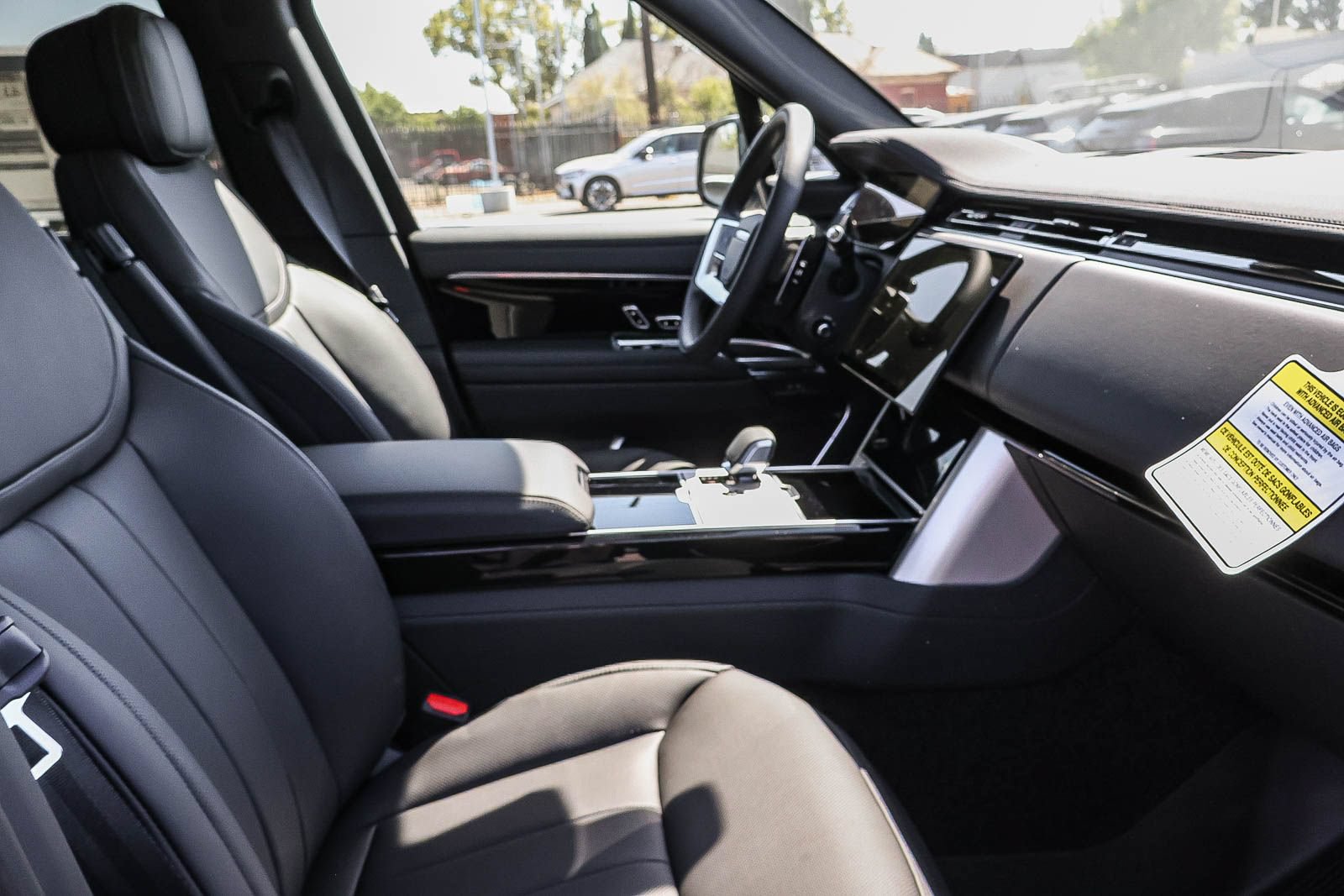 New 2026 Land Rover Range Rover SE AWD/4WD image 17