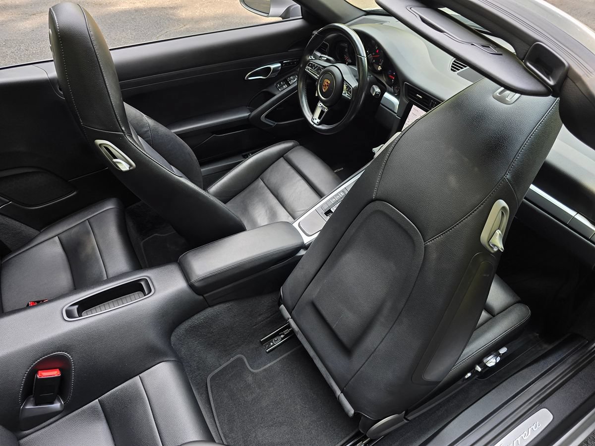 Used 2018 Porsche 911 Carrera RWD image 25