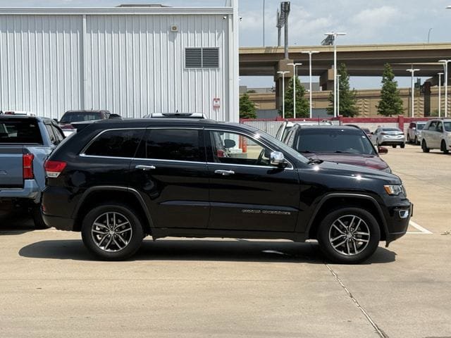 Used 2017 Jeep Grand Cherokee Limited AWD/4WD image 3