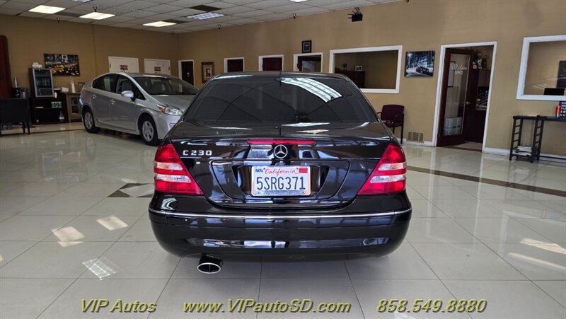 Used 2006 Mercedes-Benz C 230 Sedan image 9