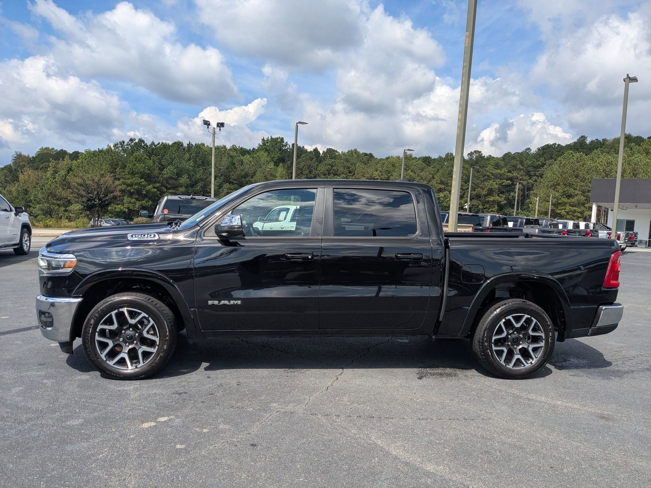 Used 2025 RAM 1500 Laramie image 8