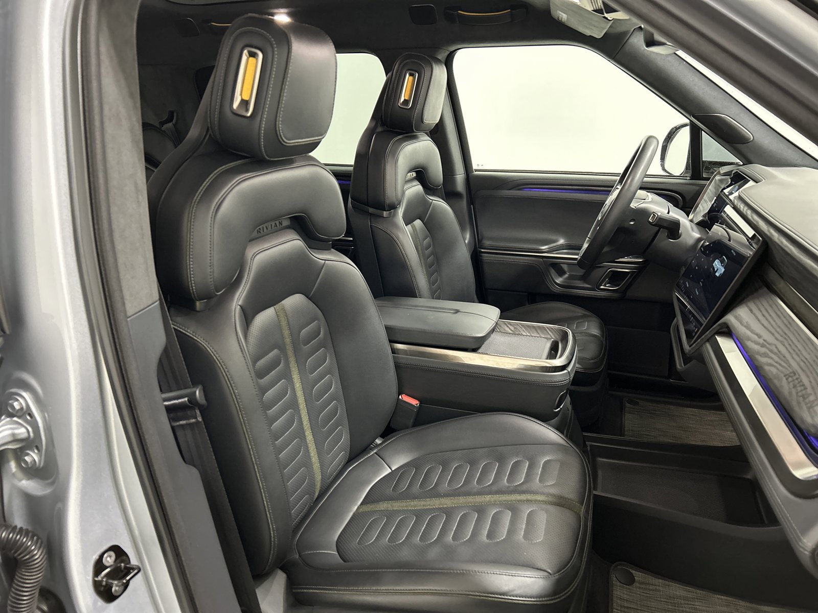 Used 2022 Rivian R1T Launch Edition AWD/4WD image 23