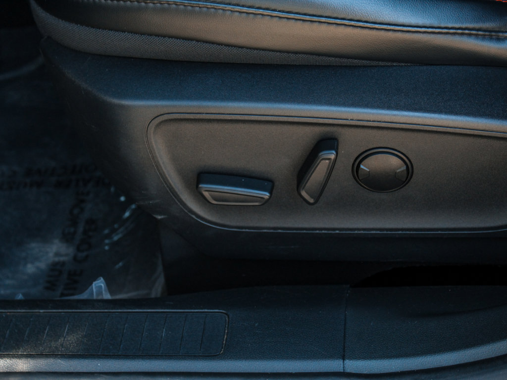 Used 2025 Ford Escape ST-Line FWD image 10
