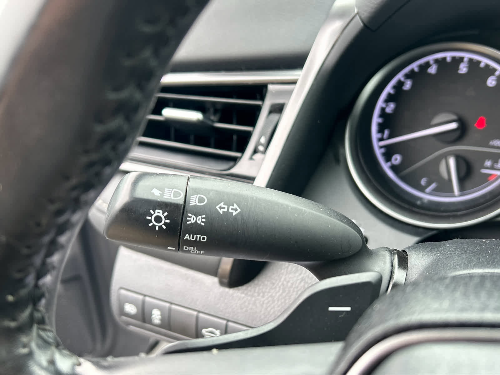 Used 2023 Toyota Camry SE image 20