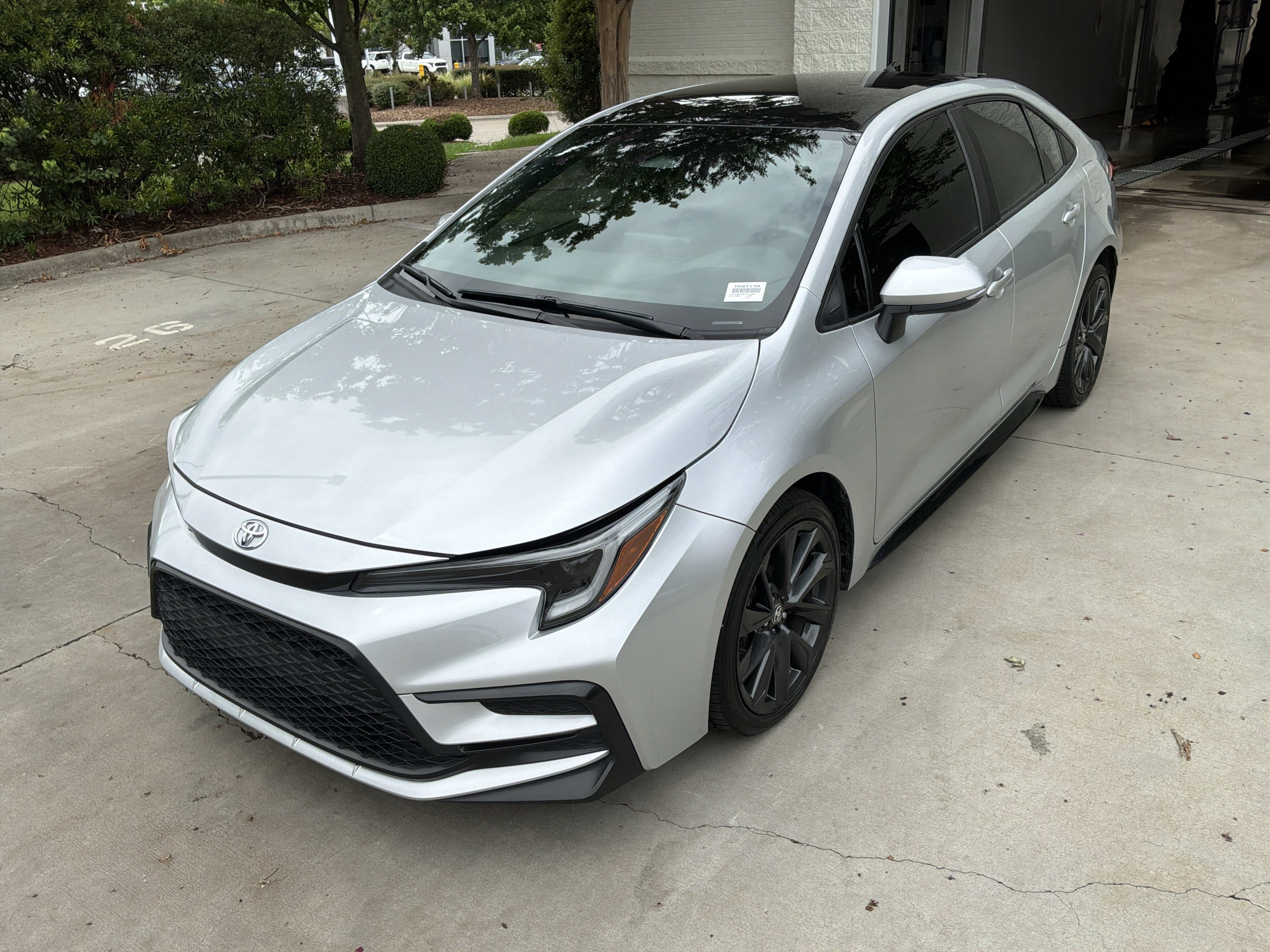 Used 2023 Toyota Corolla SE FWD image 5